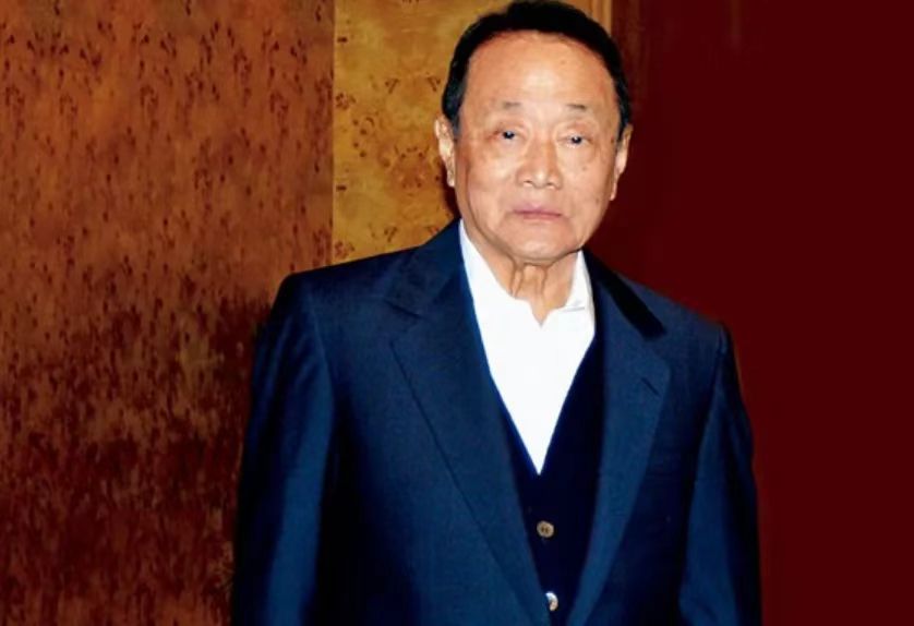 比李嘉诚低调的华人首富，101岁还在上班！对中国贡献不输霍英东