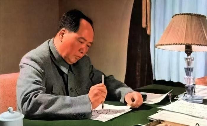 毛泽东战无胜的两大法宝