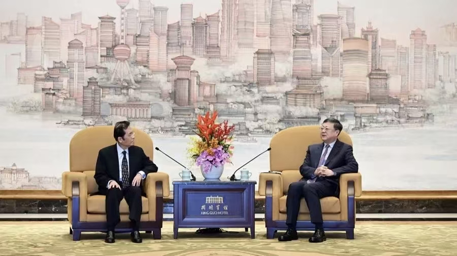 陈吉宁会见中国国民党副主席张荣恭